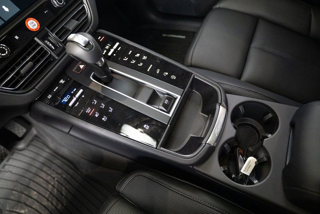 New 2026 Porsche Macan AWD/4WD image 23