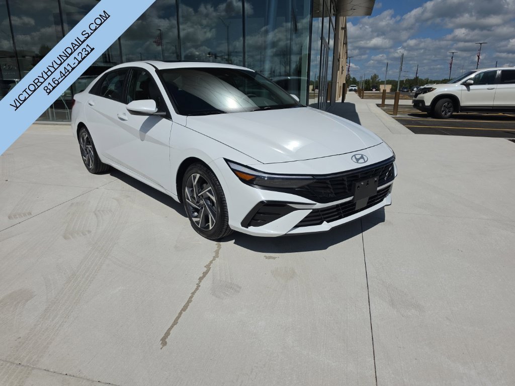 Used 2025 Hyundai Elantra SEL FWD image 8