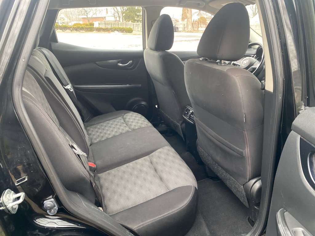 Used 2018 Nissan Rogue Sport SV w/ SV All-Weather Package AWD/4WD image 22