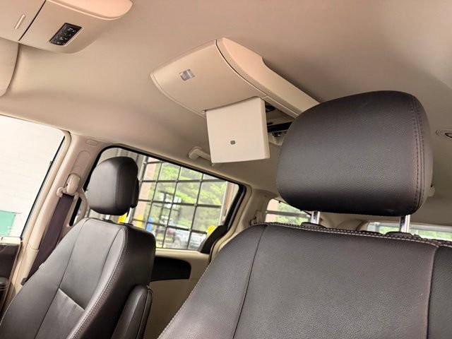Used 2015 Chrysler Town & Country Touring-L w/ Driver Convenience Group FWD image 25