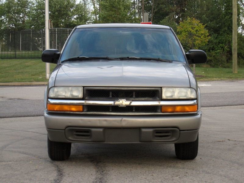 Used 2001 Chevrolet S10 Pickup LS w/ Preferred Equipment Group image 5