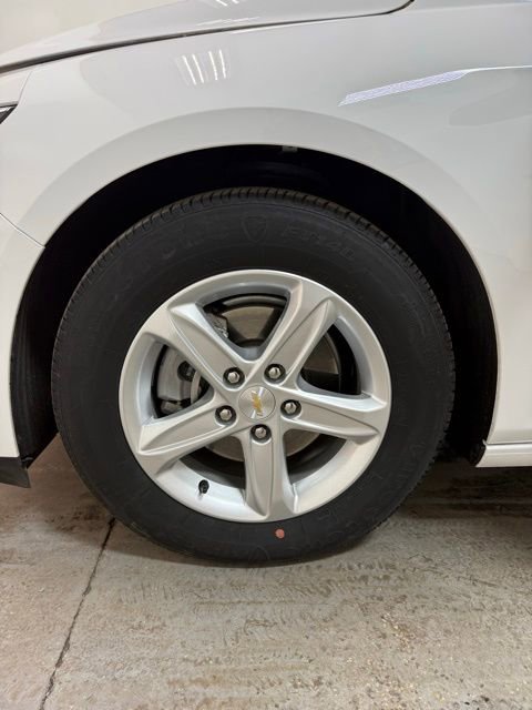 Used 2024 Chevrolet Malibu LS image 12