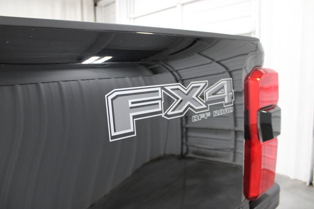 New 2026 Ford F250 Lariat w/ Black Appearance Package image 28