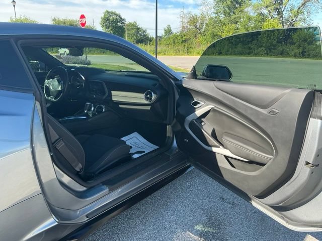 Used 2022 Chevrolet Camaro LT RWD image 16