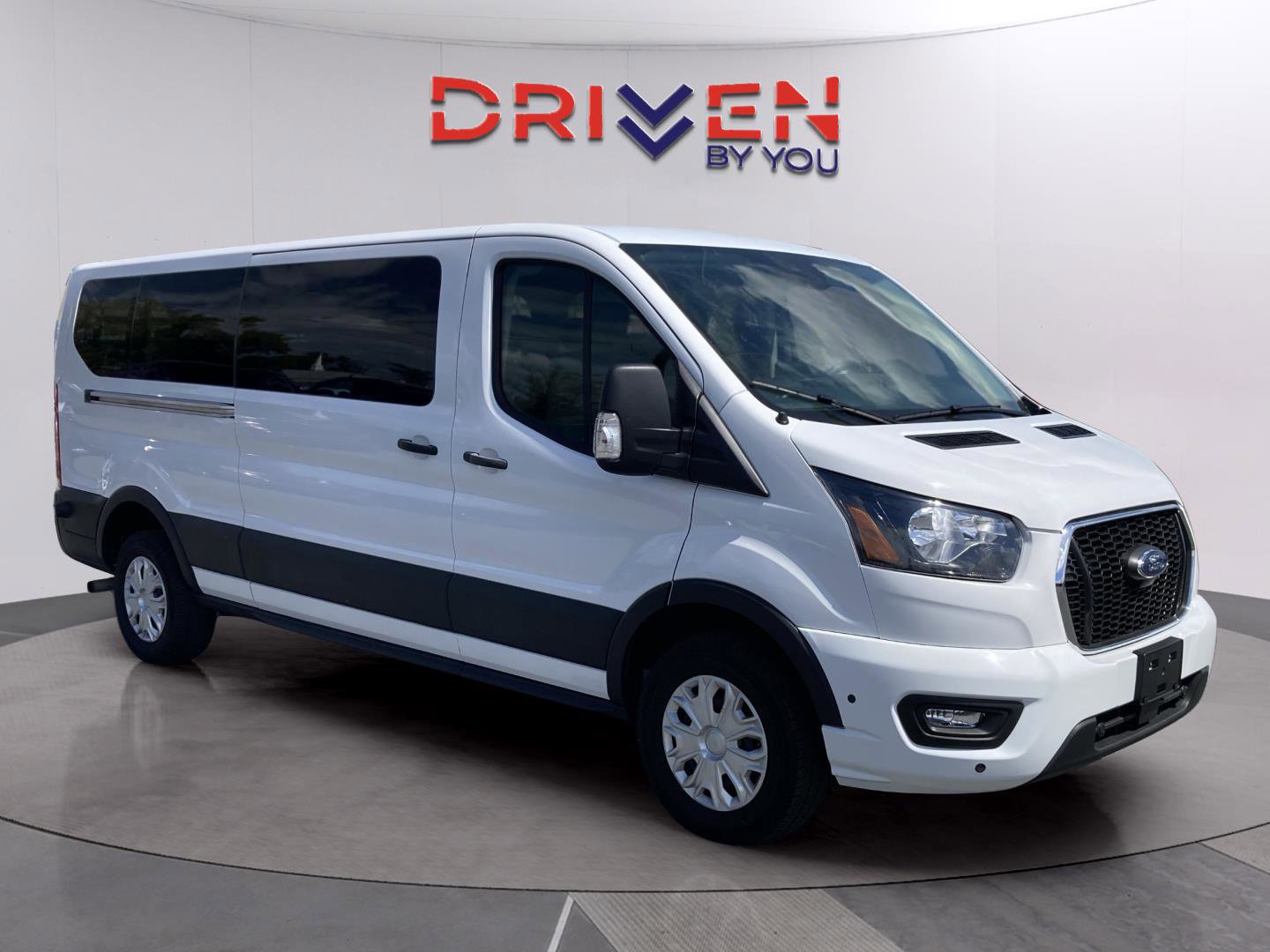 Used 2024 Ford Transit 350 XLT image 8