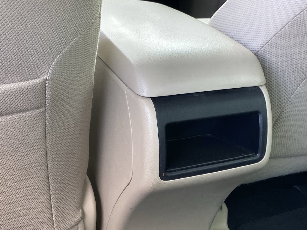 Used 2014 Toyota Camry LE FWD image 15