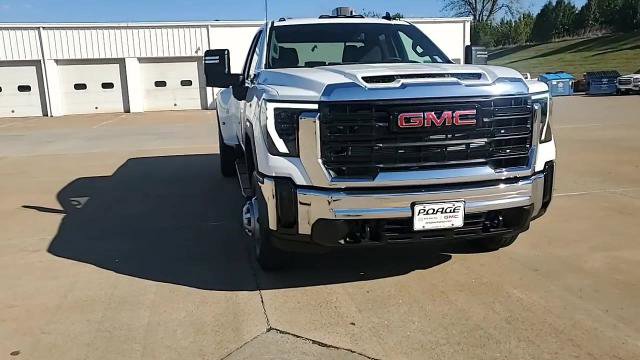 New 2026 GMC Sierra 3500 Pro w/ Convenience Package image 3