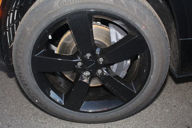 New 2026 Land Rover Defender 130 X-Dynamic SE image 9