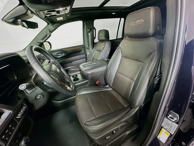 Used 2023 Chevrolet Suburban High Country w/ Premium Package 2 AWD/4WD image 23