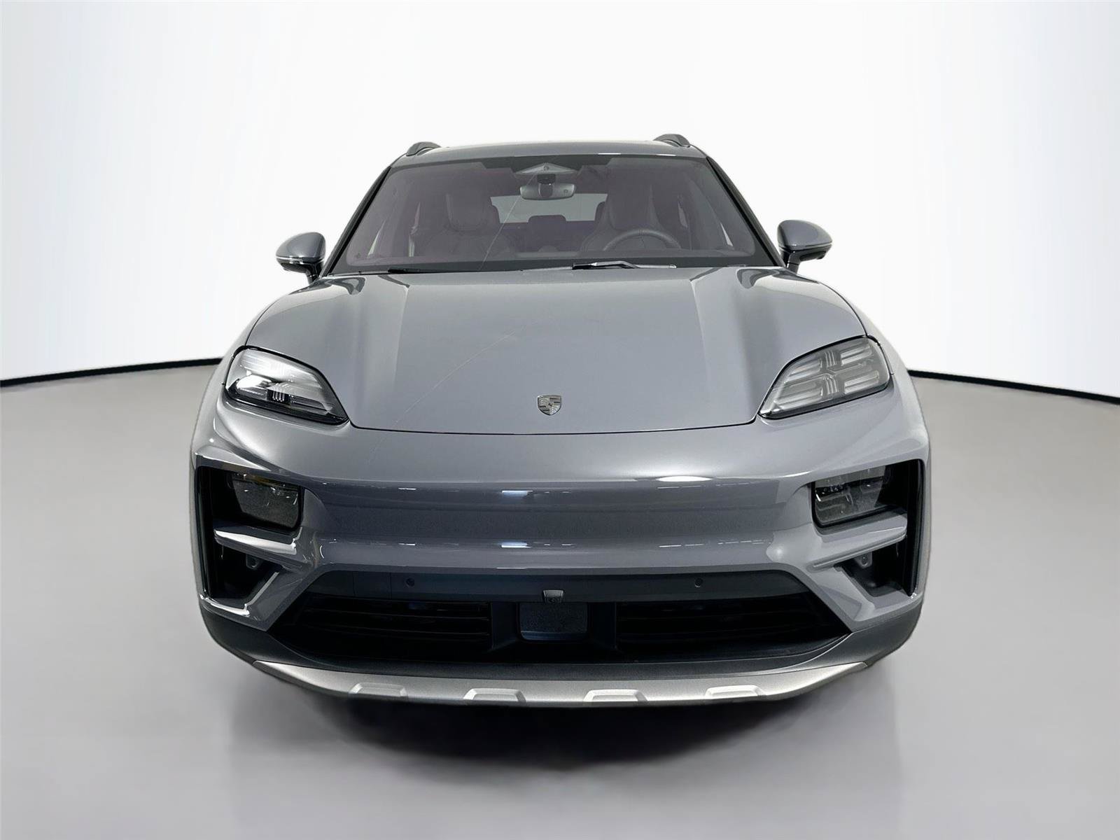Certified 2025 Porsche Macan Turbo Electric AWD/4WD image 10
