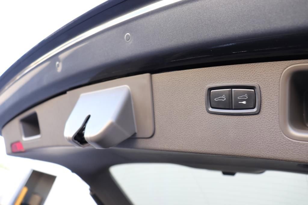 Used 2017 Porsche Macan S image 27