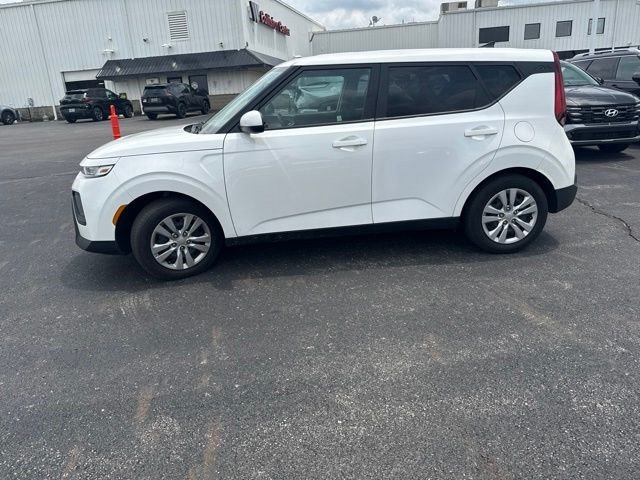 Used 2020 Kia Soul LX FWD image 3