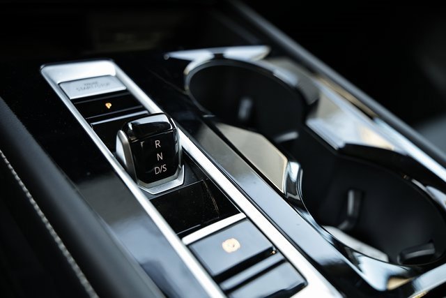 Used 2024 Volkswagen Atlas SEL Premium R-Line image 39