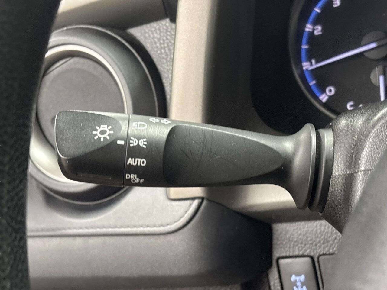 Used 2018 Toyota RAV4 LE w/ All Weather Liner Package AWD/4WD image 28