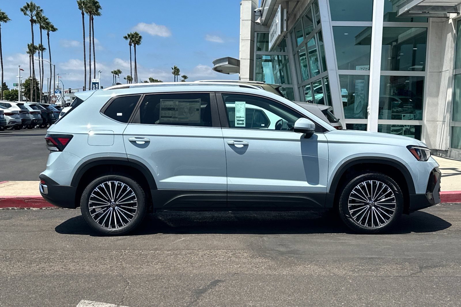 New 2026 Volkswagen Taos SE FWD image 4