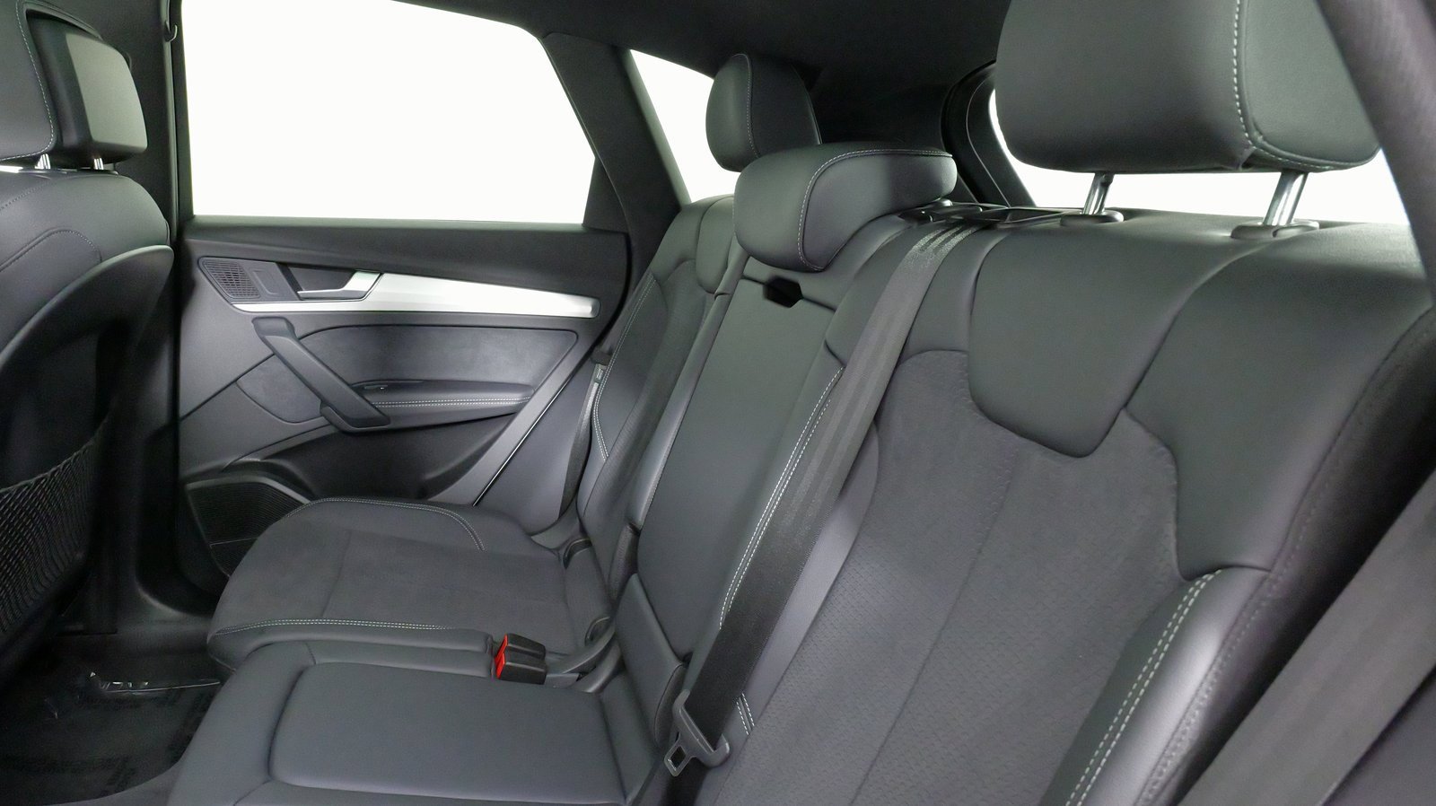 Used 2024 Audi Q5 e Premium Plus w/ Premium Plus Package image 48