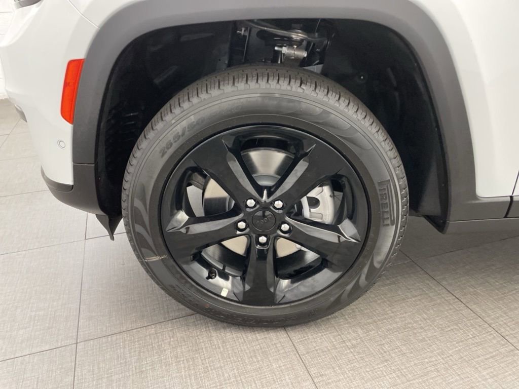 New 2025 Jeep Grand Cherokee L Limited w/ Luxury Tech Group II image 10
