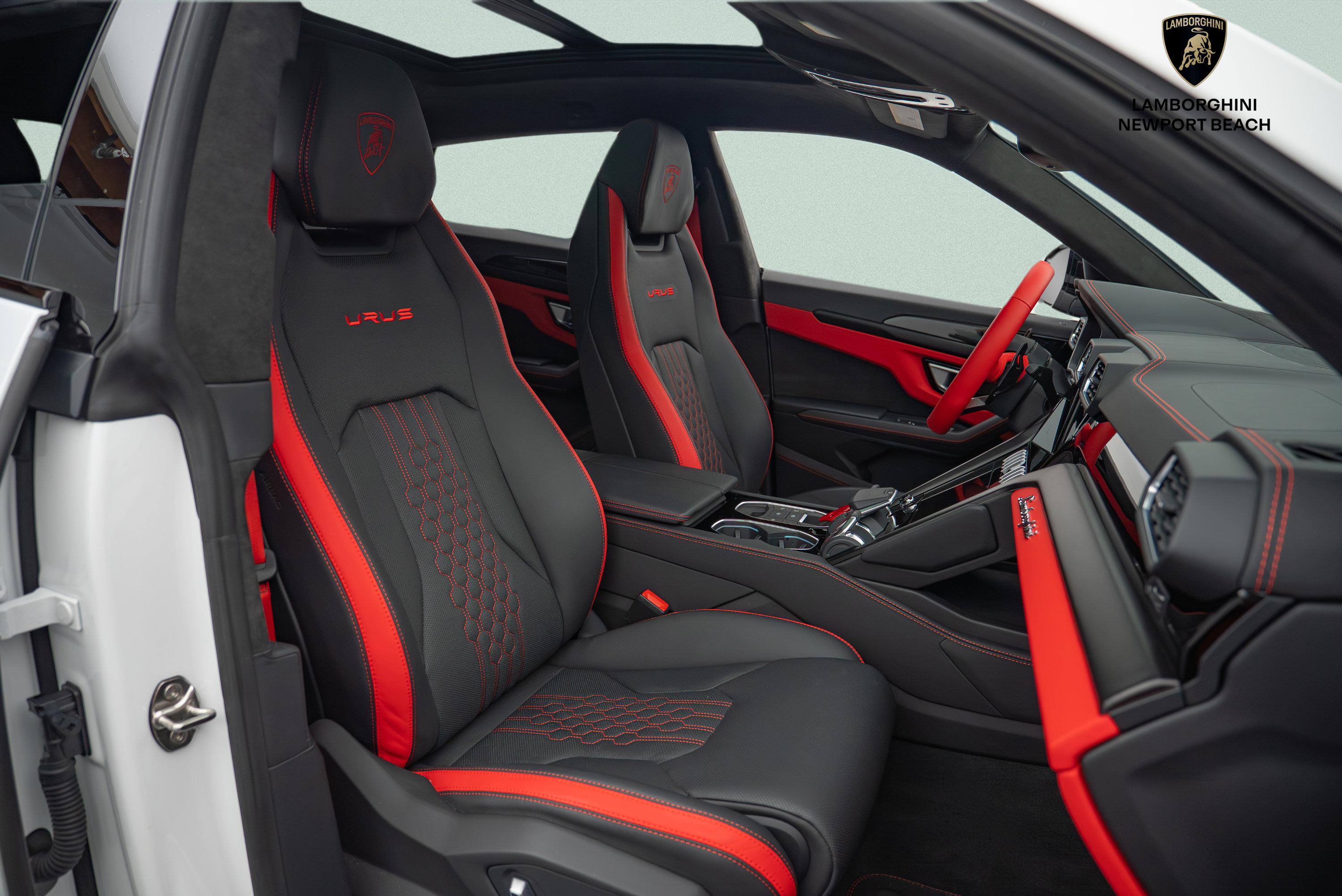 Used 2024 Lamborghini Urus S AWD/4WD image 12