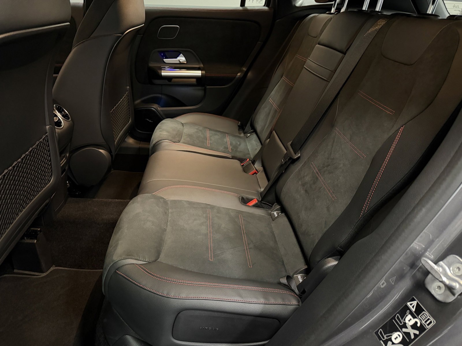 Used 2025 Mercedes-Benz GLA 35 AMG 4MATIC image 40