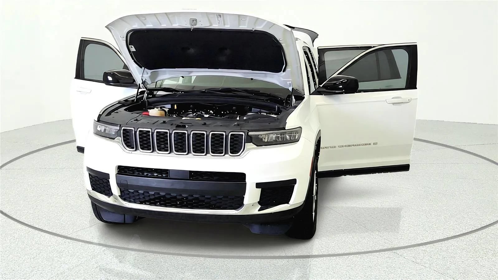 Used 2022 Jeep Grand Cherokee L Laredo w/ Luxury Tech Group I AWD/4WD image 8