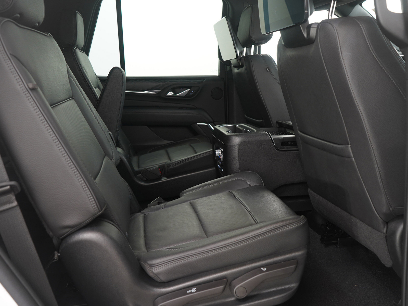 Used 2023 GMC Yukon Denali w/ Denali Reserve Package image 15