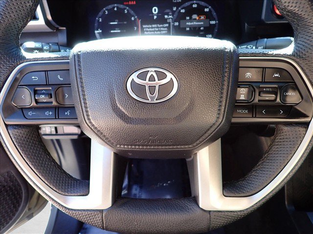Used 2025 Toyota Tacoma TRD Off-Road AWD/4WD image 15