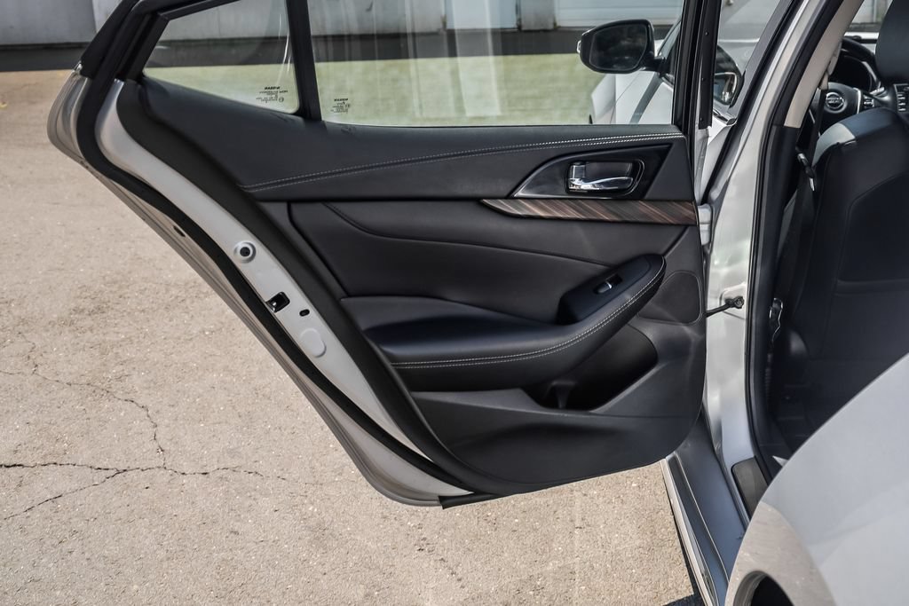 Used 2018 Nissan Maxima Platinum FWD image 19
