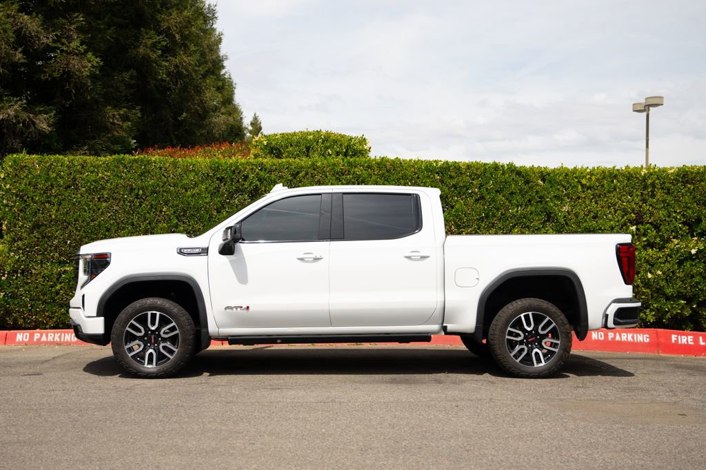 Used 2024 GMC Sierra 1500 AT4 w/ Technology Package AWD/4WD image 6
