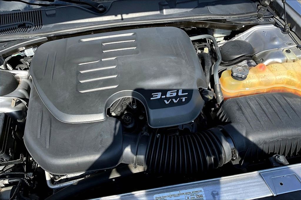 Used 2015 Dodge Challenger SXT Plus RWD image 29