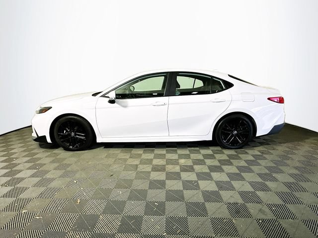 Certified 2025 Toyota Camry SE FWD image 7