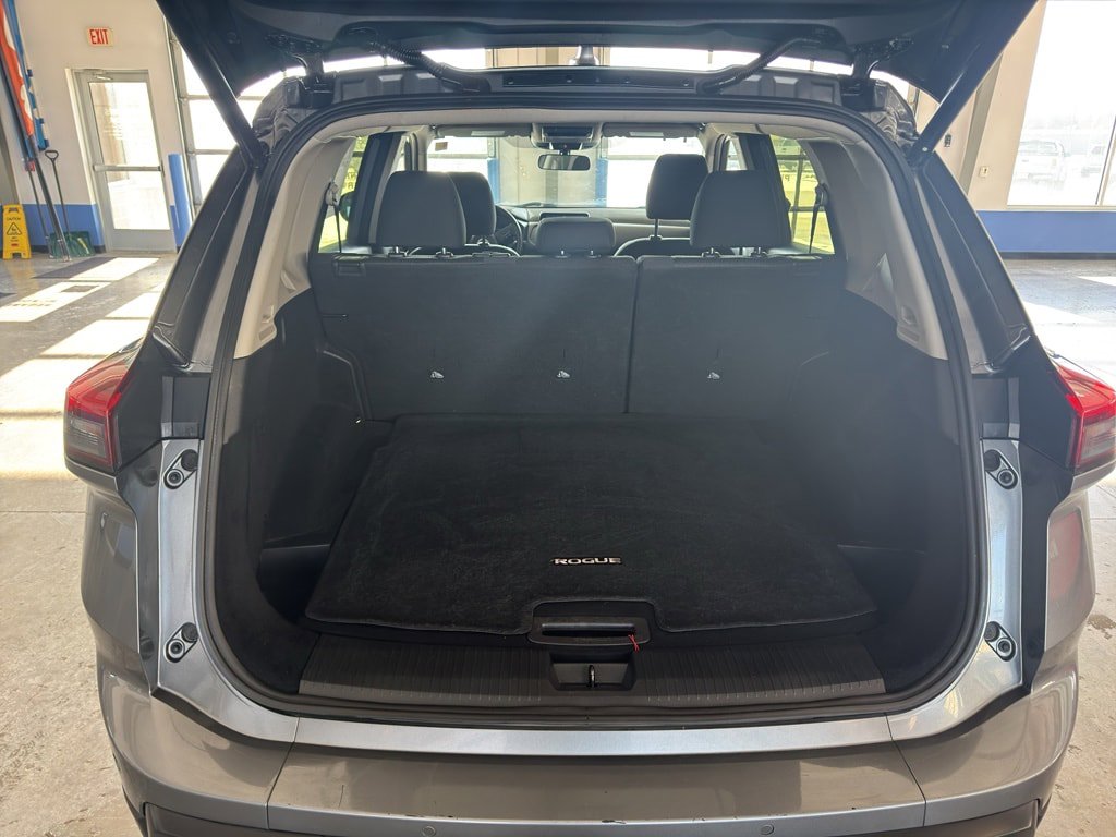 Used 2024 Nissan Rogue SV AWD/4WD image 13
