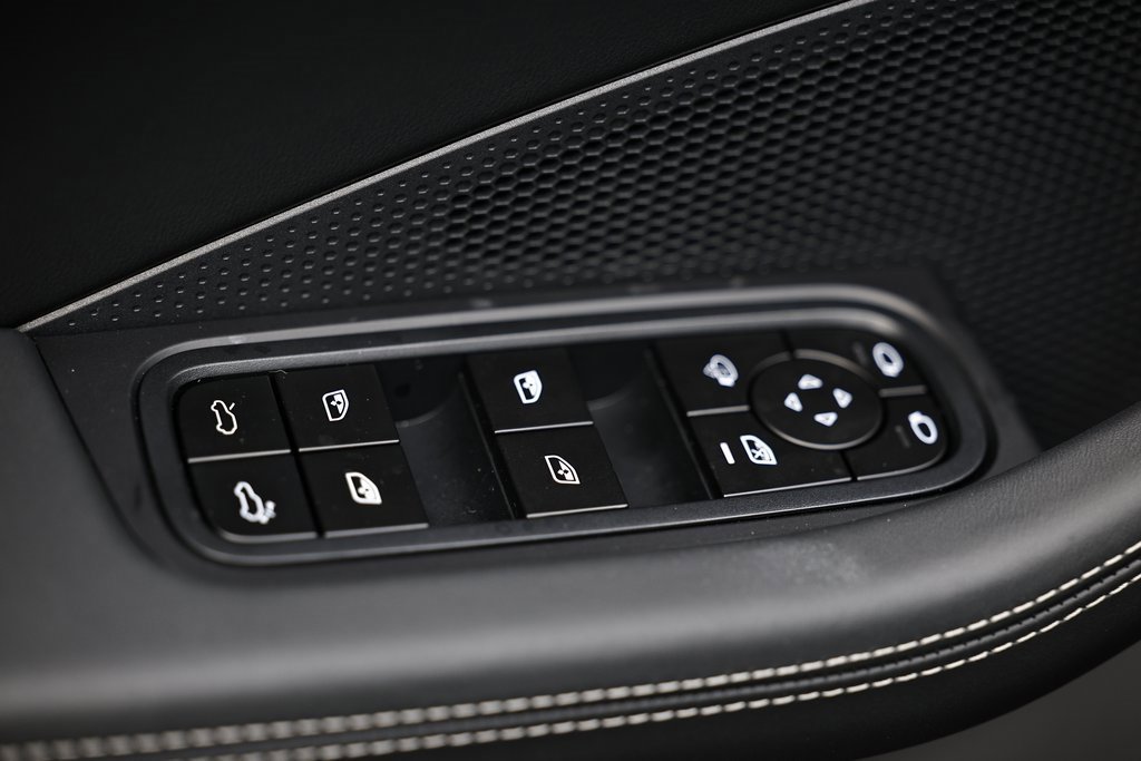 New 2025 Porsche Macan Turbo Electric image 20