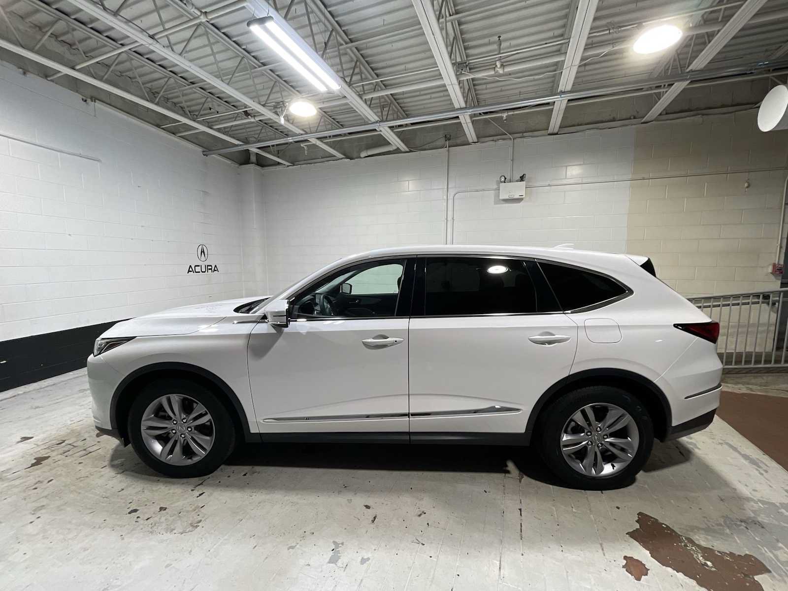 Certified 2024 Acura MDX SH-AWD image 3