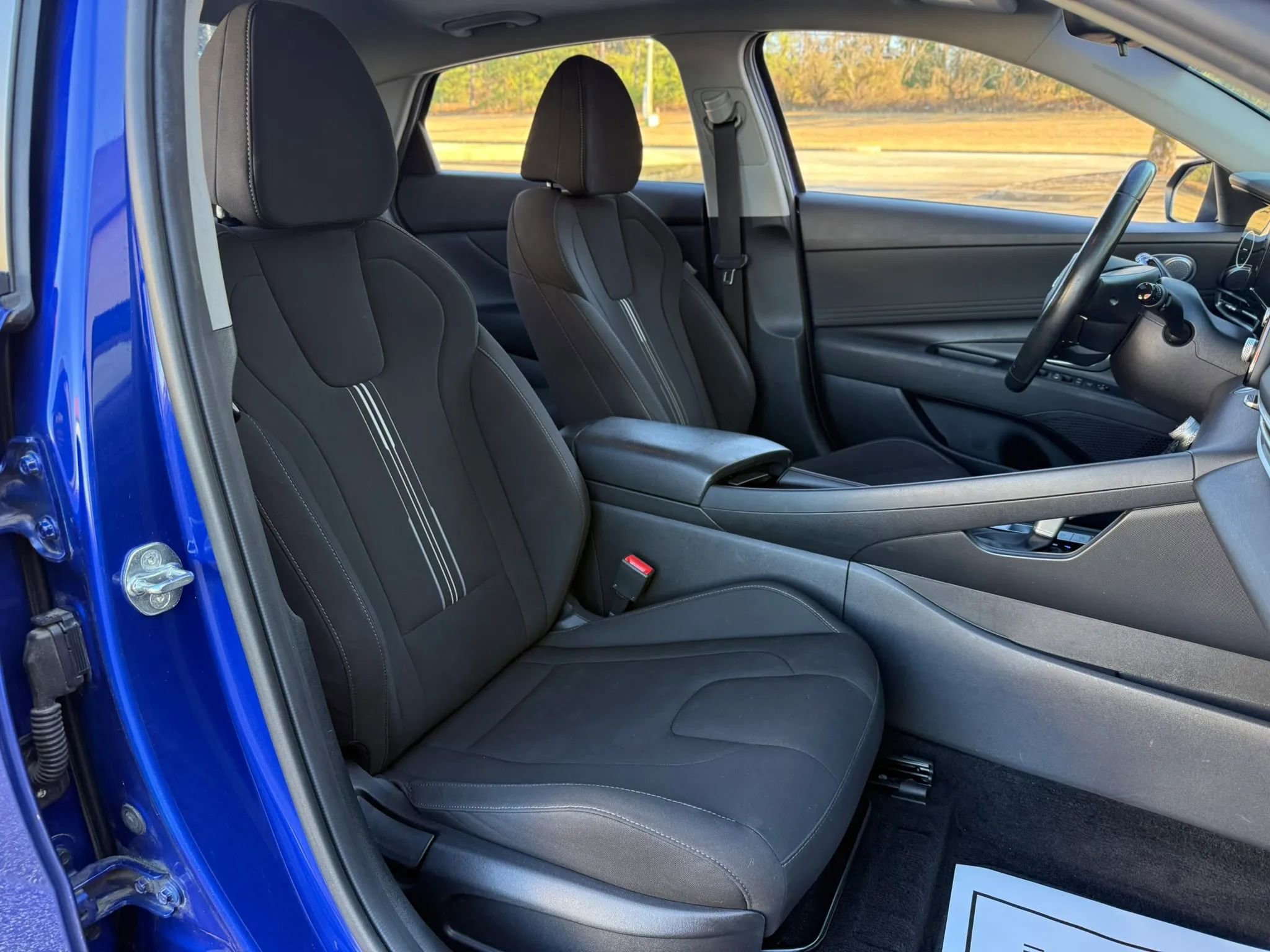 Used 2021 Hyundai Elantra SEL w/ Convenience + Premium Package image 26