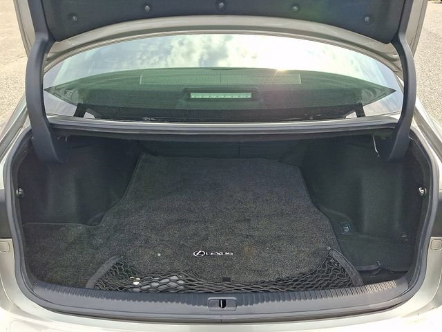 Used 2018 Lexus IS 300 AWD w/ Comfort Package image 32