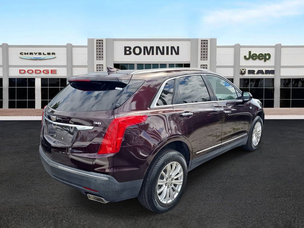 Used 2018 Cadillac XT5 FWD image 3