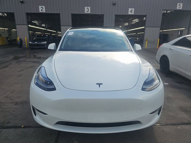 Used 2022 Tesla Model Y Performance image 10
