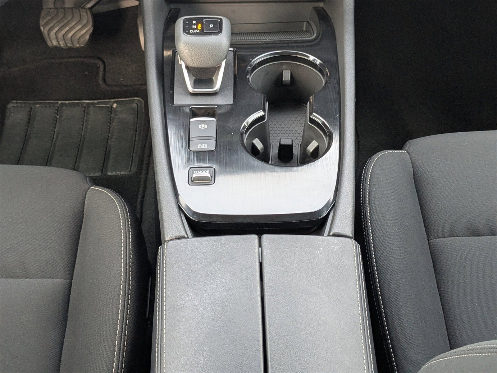 Used 2025 Nissan Rogue S image 18