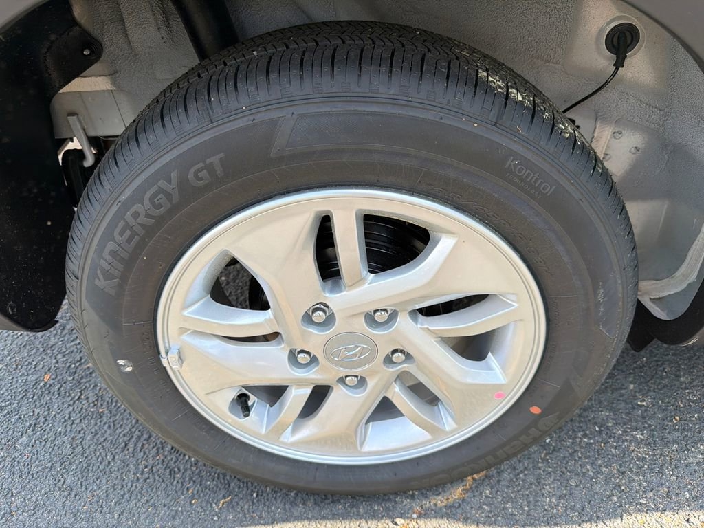 New 2026 Hyundai Venue SE image 17