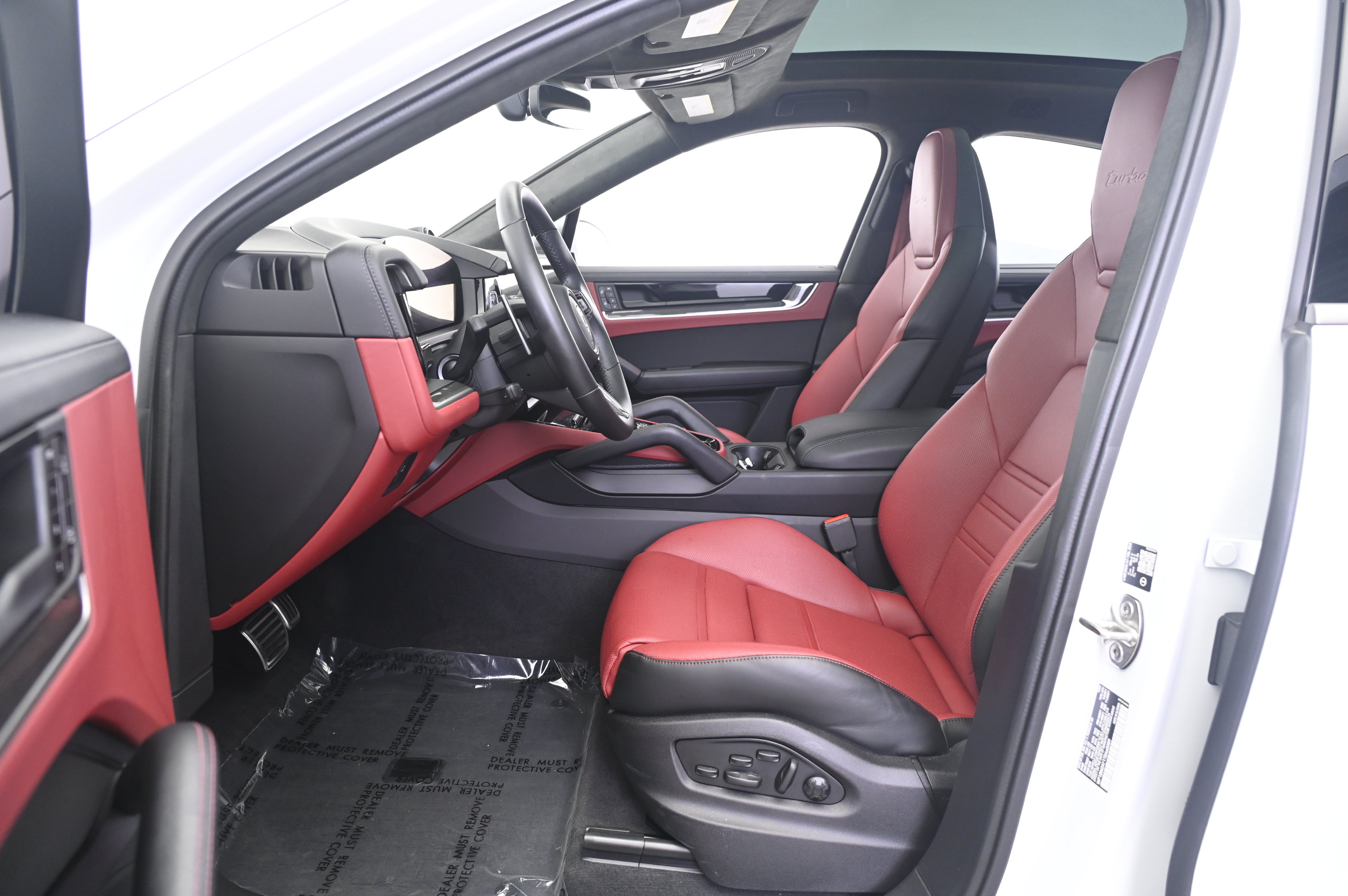 Certified 2026 Porsche Cayenne Turbo AWD/4WD image 29