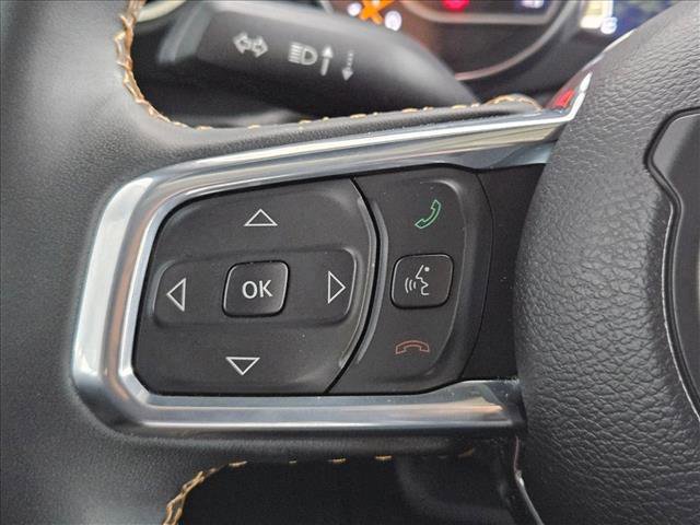Used 2023 Jeep Gladiator Overland AWD/4WD image 16