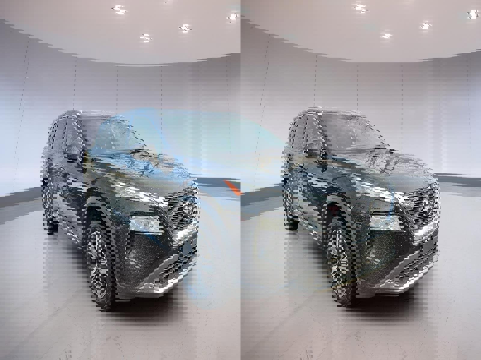 Used 2023 Nissan Rogue SL w/ SL Premium Package image 1