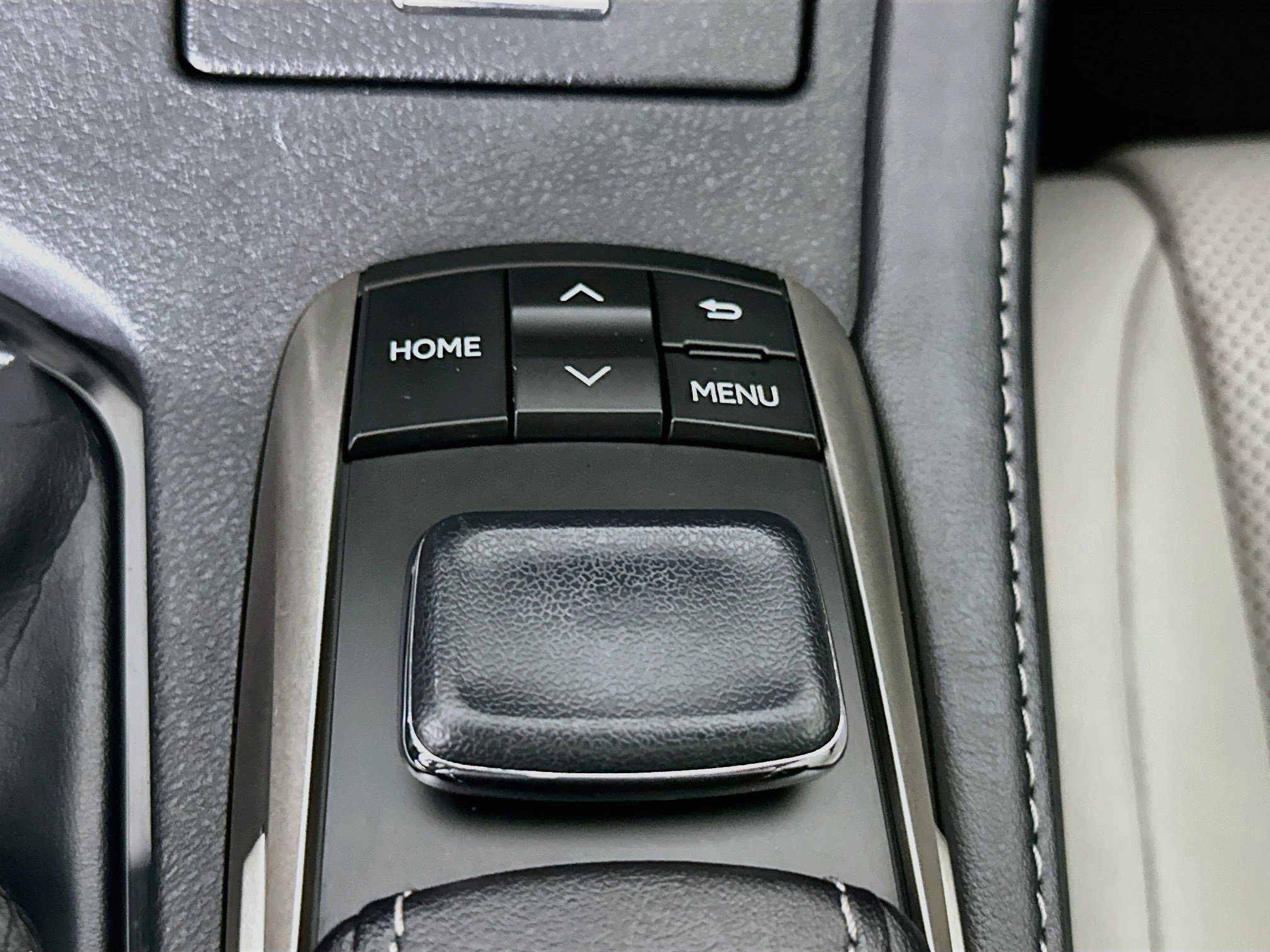 Used 2018 Lexus ES 300h w/ Navigation Package FWD image 36