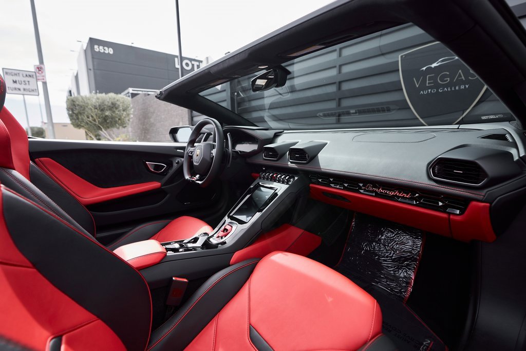 Used 2021 Lamborghini Huracan EVO image 37