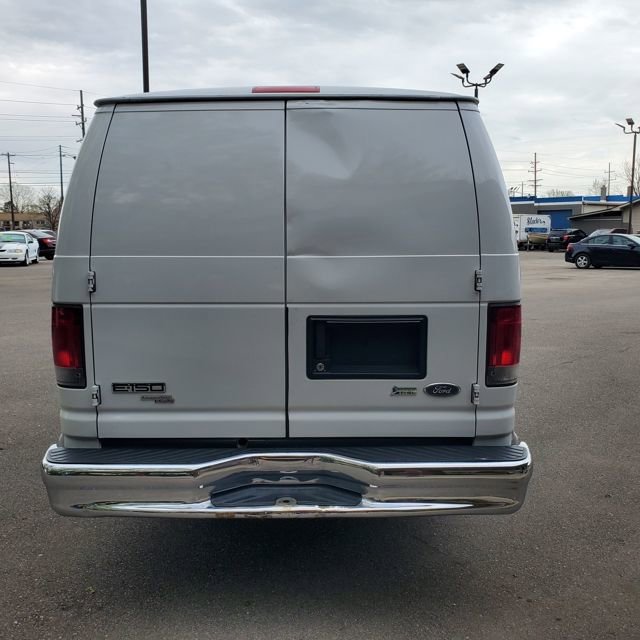 Used 2014 Ford E-150 and Econoline 150 Extended w/ Interior Upgrade Package image 5