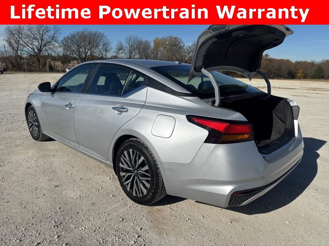 Used 2024 Nissan Altima 2.5 SV image 4