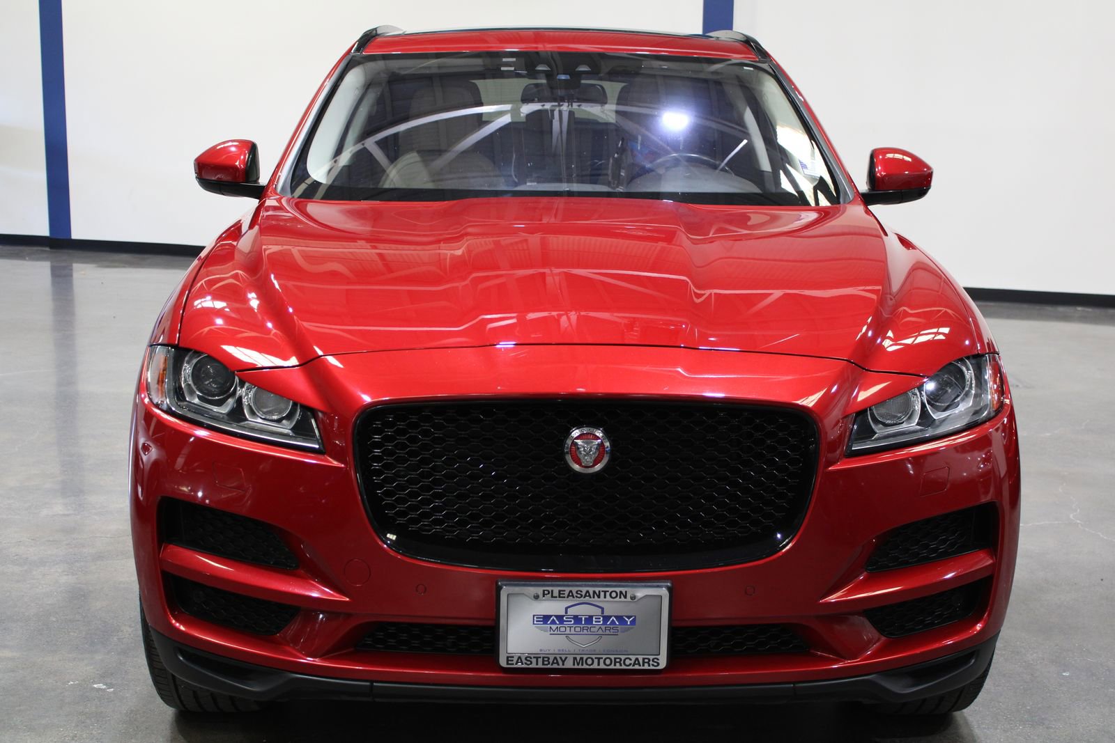 Used 2017 Jaguar F-PACE Prestige image 4
