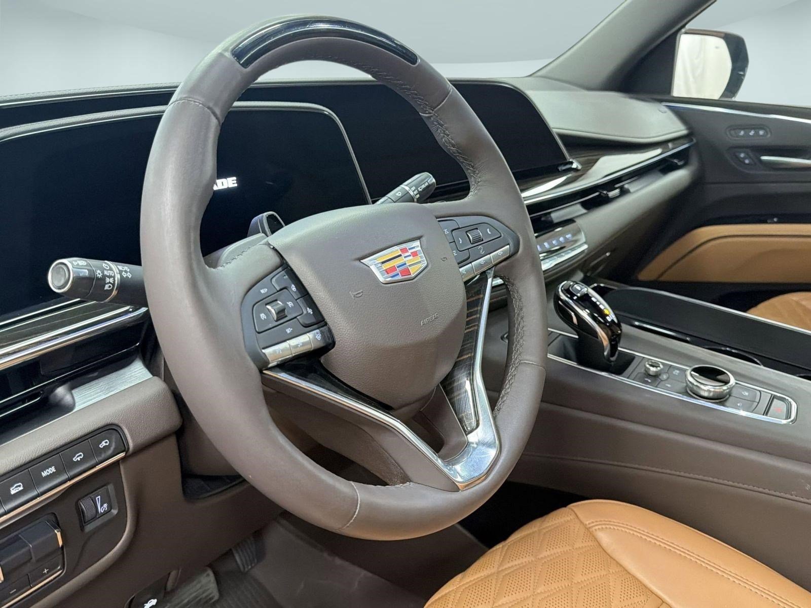 Used 2024 Cadillac Escalade ESV Sport w/ LPO, ONYX Package image 4