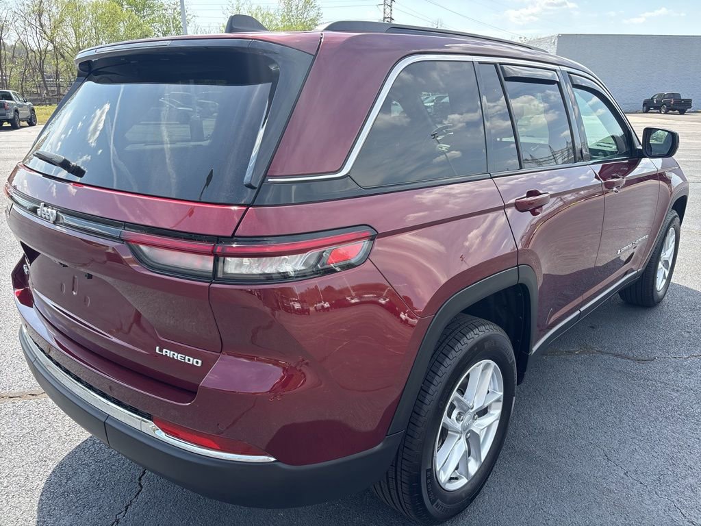 Used 2024 Jeep Grand Cherokee Laredo X w/ Luxury Tech Group I image 5