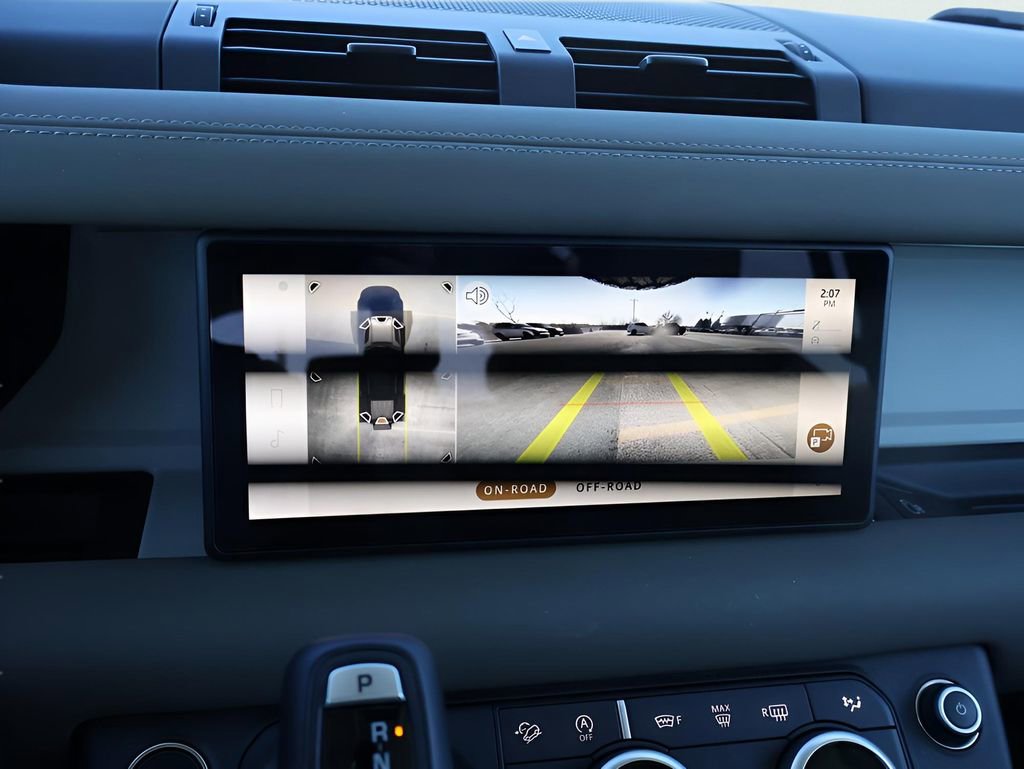 Used 2024 Land Rover Defender 110 SE image 23